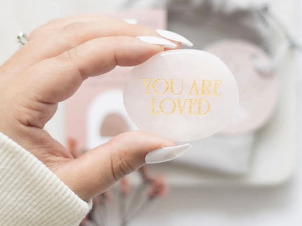 Rosenquarz-Kristall-Handschmeichler „You Are Loved“